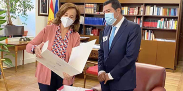 El embajador de Nicaragua visita la Biblioteca Nacional de España