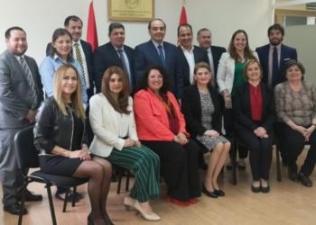 El Gobierno condecora al ex embajador de Paraguay, nuevo viceministro de Exteriores