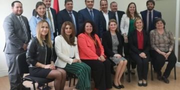 El Gobierno condecora al ex embajador de Paraguay, nuevo viceministro de Exteriores