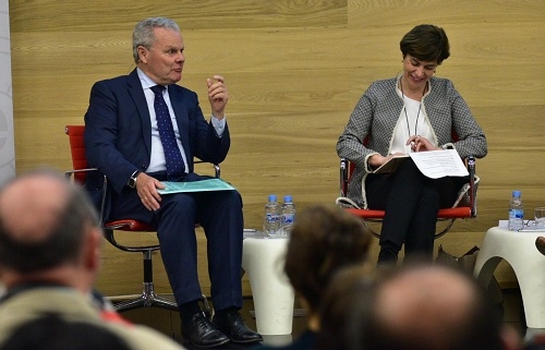 “La política exterior feminista de Suecia ha inspirado a Canadá y otros países”