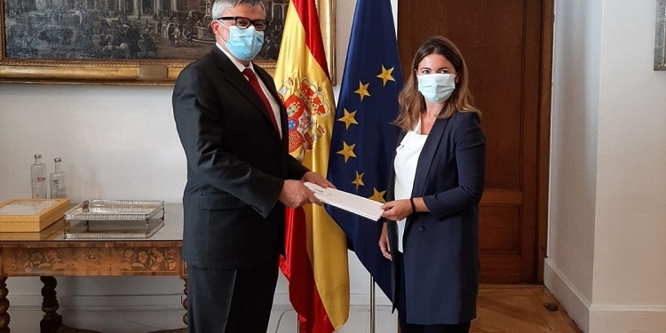 El nuevo embajador de Ucrania en España presenta sus Copias de Estilo