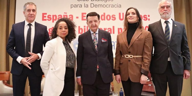 La embajadora de EEUU afirma que la relación con España es más intensa que nunca