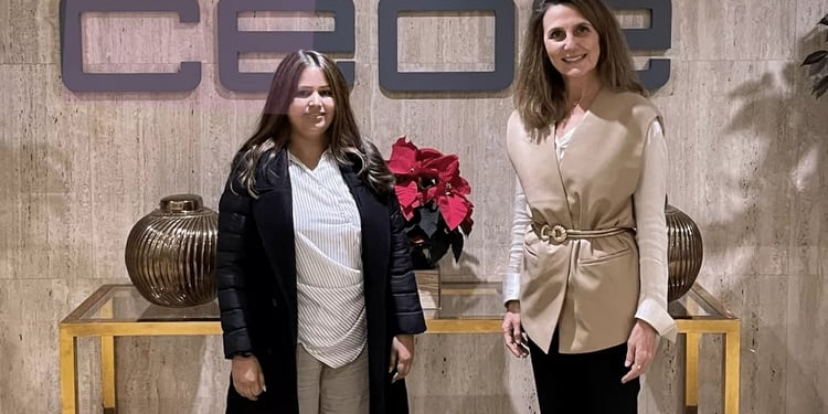 La embajadora de Nepal se reúne con la presidenta de CEOE Internacional