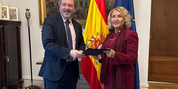 La nueva embajadora de Panamá, Anays Patiño, presenta sus Copias de Estilo