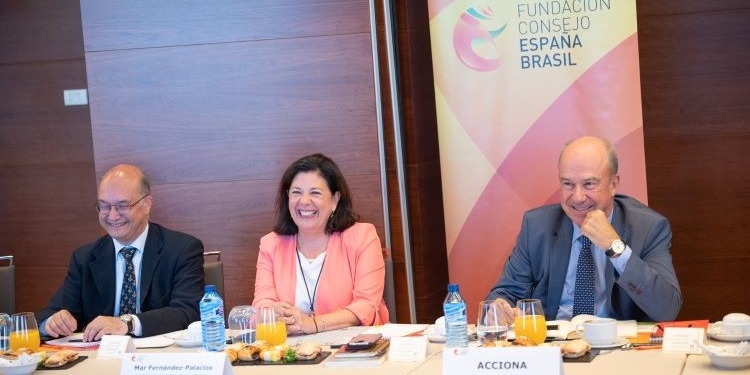 La nueva embajadora de España en Brasil se reúne por primera vez con la Fundación Consejo