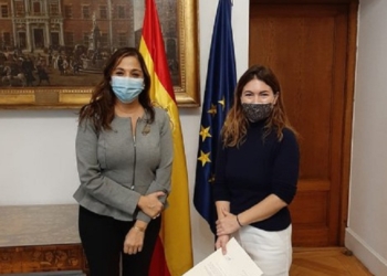 La embajadora de Chipre presenta sus Copias de Estilo