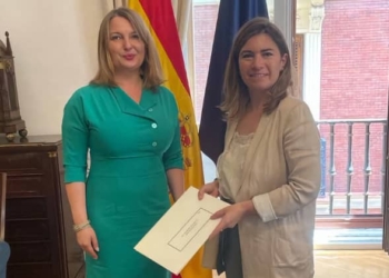 La nueva embajadora de Polonia en España entrega sus Copias de Estilo