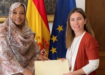 La nueva embajadora de Sudán en España presenta sus Copias de Estilo