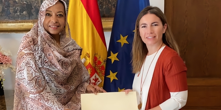 La nueva embajadora de Sudán en España presenta sus Copias de Estilo