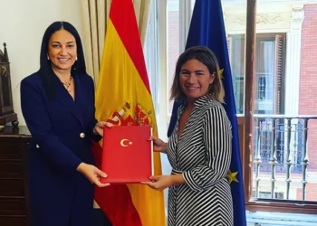 La nueva embajadora de Turquía presenta las Copias de sus Cartas Credenciales