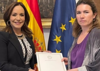 La nueva embajadora de Venezuela presenta sus Copias de Estilo