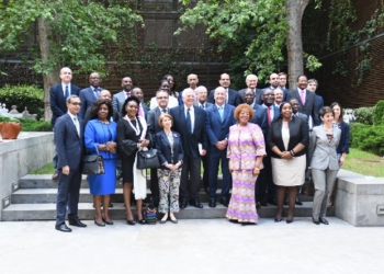 Borrell recibe a los embajadores africanos acreditados en España