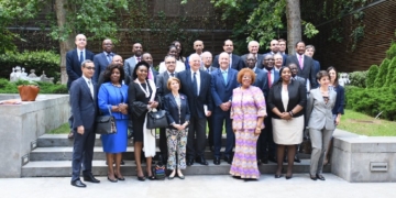 Borrell recibe a los embajadores africanos acreditados en España