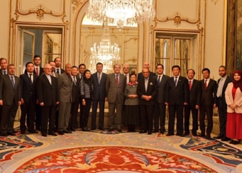 Dastis defiende el aperturismo frente al proteccionismo ante los embajadores de Asia-Pacífico