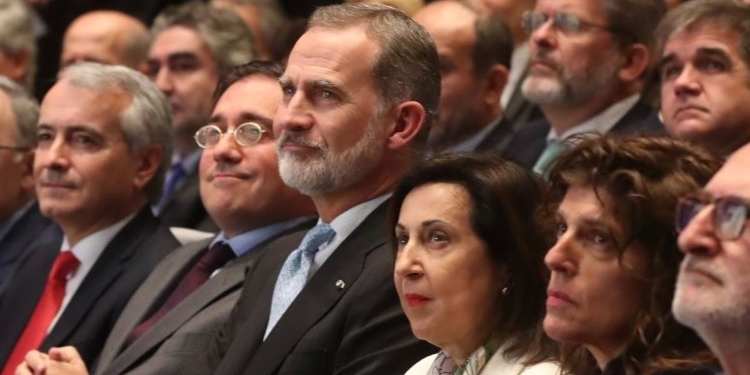 Margarita Robles asegura que Suiza veta el envío de material militar de España a Ucrania