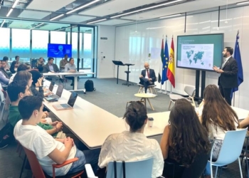 La COP28 y la cultura árabe protagonizan dos conferencias de EAU en la Universidad IE