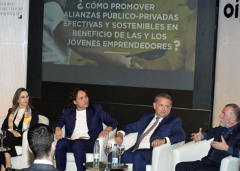Gina Riaño, Max Trejo, Narciso Casado y Joaquín Nieto, en la mesa redonda.