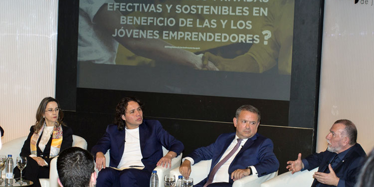Gina Riaño, Max Trejo, Narciso Casado y Joaquín Nieto, en la mesa redonda.