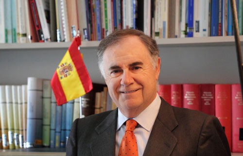 «En la Escuela Diplomática no formamos especialistas, sino buenos generalistas»