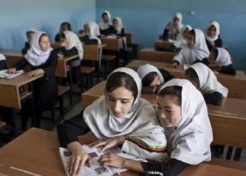 Una veintena de países analizan, a instancias de España, la lucha contra el uso militar de las escuelas