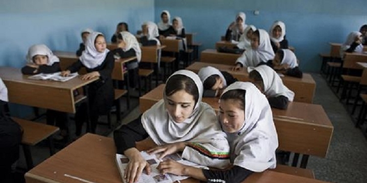 Una veintena de países analizan, a instancias de España, la lucha contra el uso militar de las escuelas