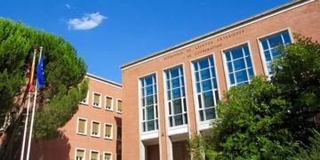 Fachada de la Escuela Diplomática.