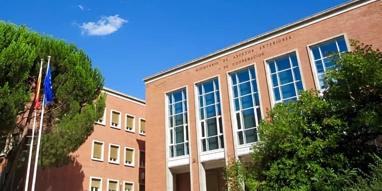 Fachada de la Escuela Diplomática.