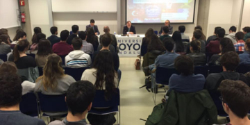 La Escuela Diplomática acerca la profesión a universitarios de toda España