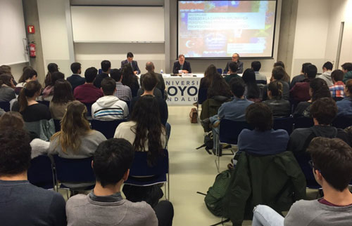 La Escuela Diplomática acerca la profesión a universitarios de toda España