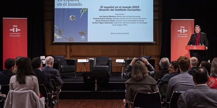 El español ya roza los 500 millones de hablantes nativos, según el Instituto Cervantes