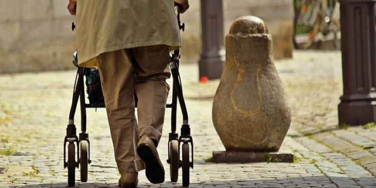 España encabeza la lista de los países más longevos de la UE