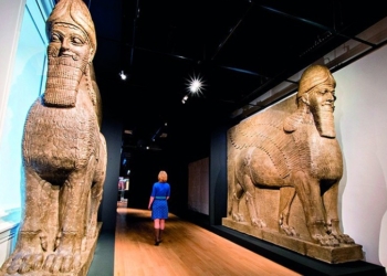 España traslada a Irak las copias de los leones alados de Limassu