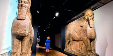 España traslada a Irak las copias de los leones alados de Limassu