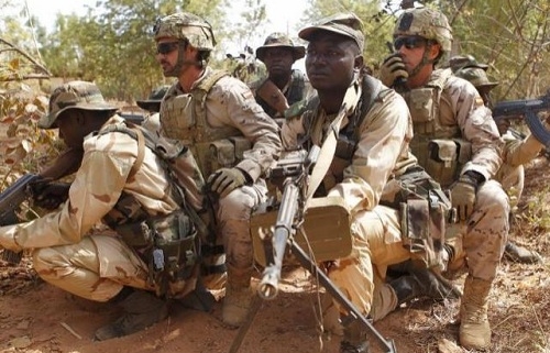 España duplicará sus efectivos para asumir el mando de la misión en Mali