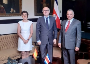 Fernández Trigo celebra consultas políticas en Panamá y Costa Rica