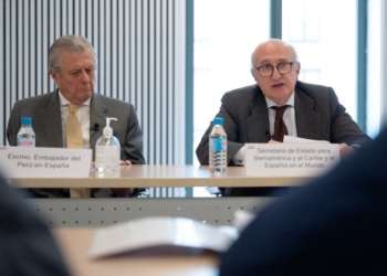 Fernández Trigo asegura al embajador Maúrtua que España confía en la estabilidad de Perú