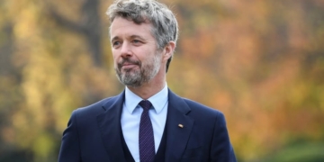 España condecora al Príncipe Heredero de Dinamarca en vísperas de la visita de los Reyes