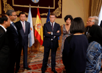 Un grupo de embajadores de Asia-Pacífico visita el astillero de Navantia en Ferrol