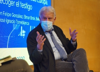 Felipe González insta a los jóvenes europeos a evitar los “falsos discursos ideológicos”