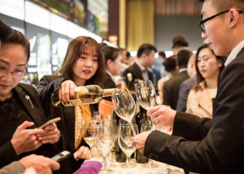 España expone sus alimentos y bebidas en la mayor feria del sector en China