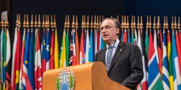 La Organización para la Prohibición de Armas Químicas nombra director a Fernando Arias