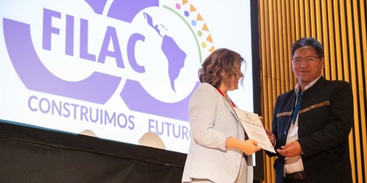 El Fondo para el Desarrollo de los Pueblos Indígenas reconoce a AECID con la Orden Popol Vuh