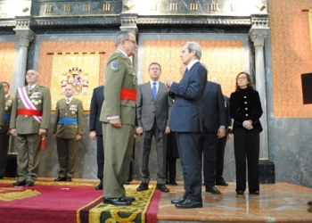 Francia concede la Orden del Mérito al jefe del Ejército español de Tierra