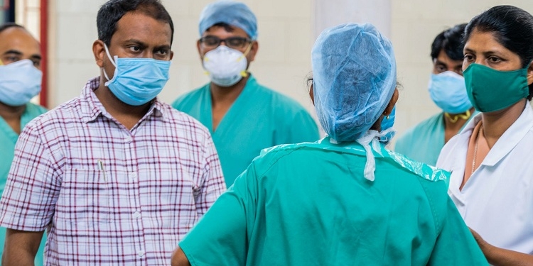 La Fundación Vicente Ferrer busca fondos para luchar contra el COVID en India