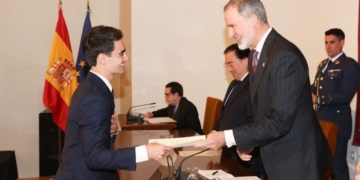 El Rey a los nuevos diplomáticos: “Tenéis la responsabilidad de proyectar la mejor imagen de España”