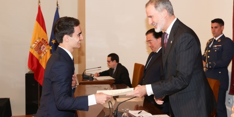 El Rey a los nuevos diplomáticos: “Tenéis la responsabilidad de proyectar la mejor imagen de España”
