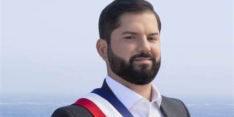 Boric invita a Zapatero, Serrat y Garzón a un acto en Madrid en vísperas de los 50 años del golpe de Pinochet