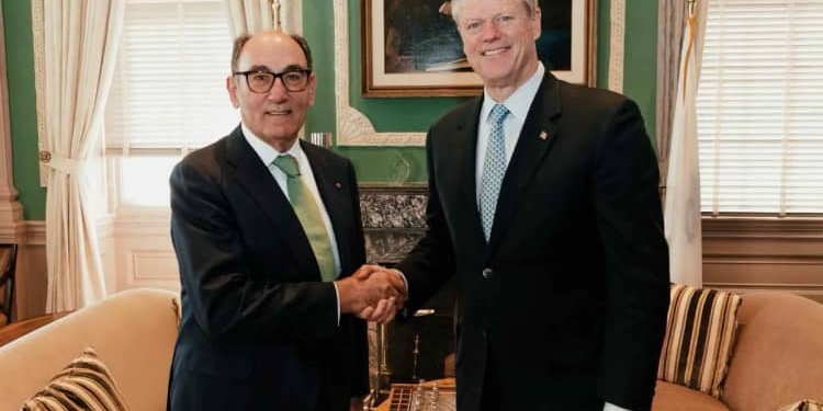 Ignacio Sánchez Galán y el gobernador de Massachusetts, Charlie Baker./ Foto: Iberdrola