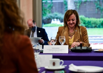 Gallach presenta ante la sociedad civil la acción exterior española en África