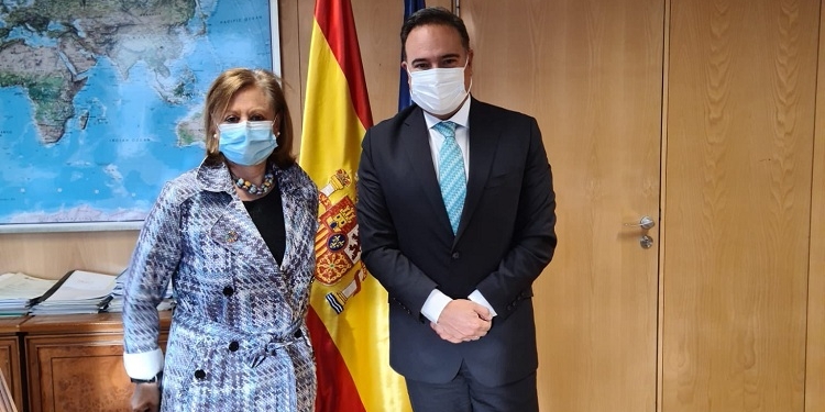 La secretaria de Estado de Exteriores recibe al nuevo embajador de Colombia